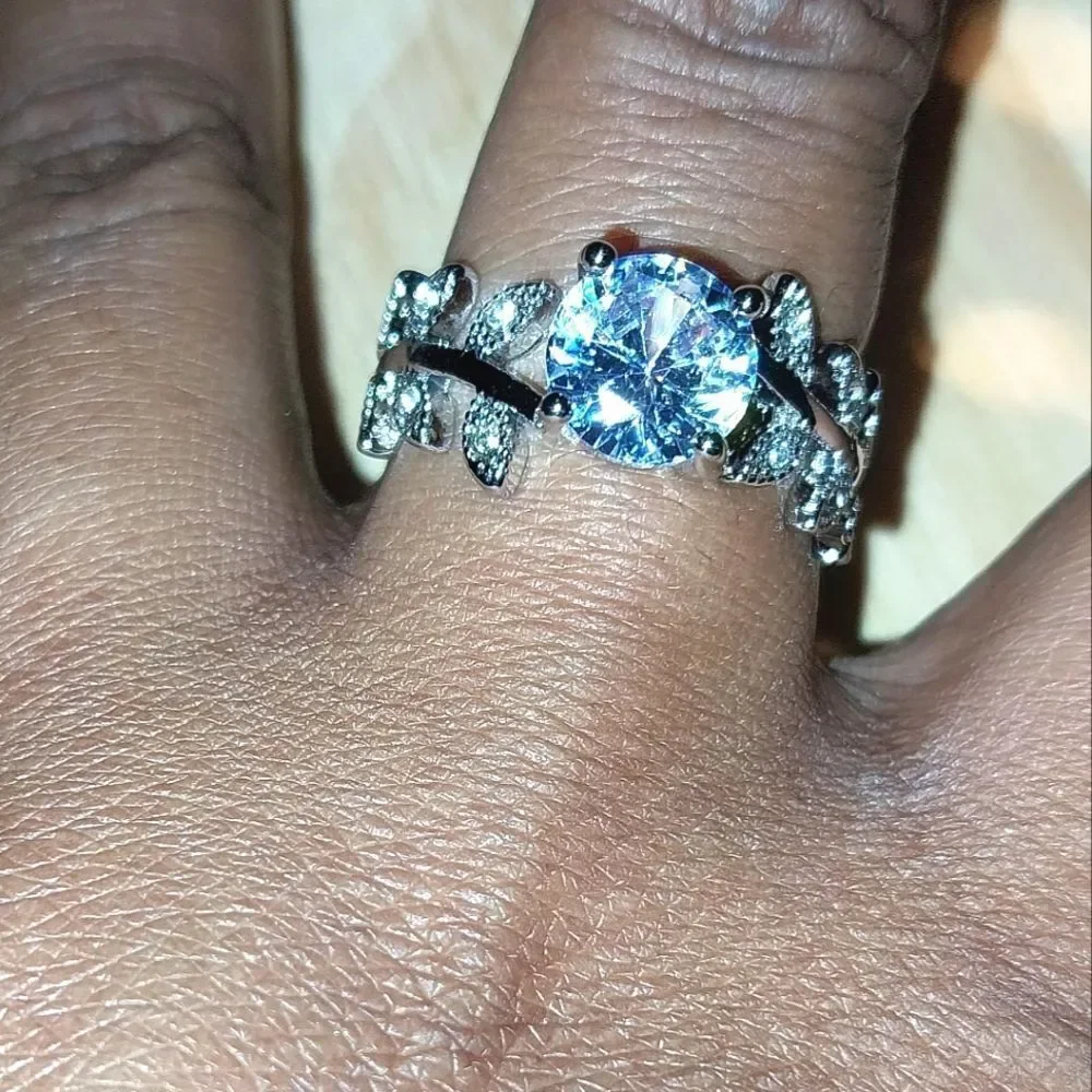 Ladies Graceful Lab Created Diamond Leaf Ring sz 8